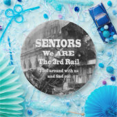 高齢者の我々は3番目のレール ペーパープレート (パーティー)