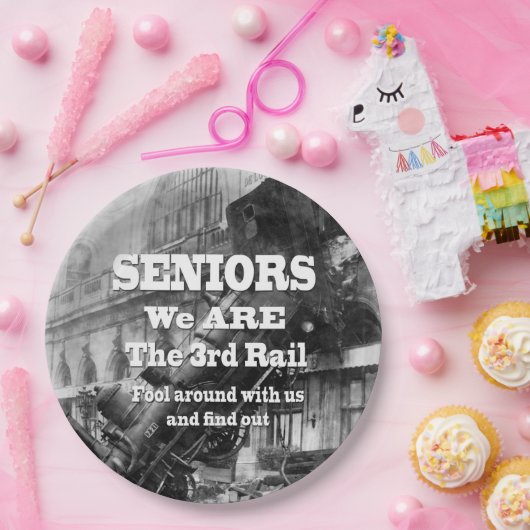 高齢者の我々は3番目のレール ペーパープレート (パーティー)