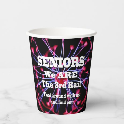 高齢者の我々は3番目のレール 紙コップ (正面)