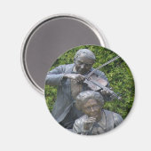 高齢者カップルのセレナーデ植物園 マグネット (正面/裏面)