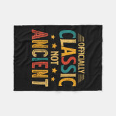 高齢者Vネック用の女性クリック年齢ことわざ フリースブランケット (正面(横))