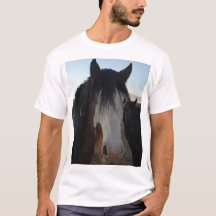 髪が目に入るTシャツ