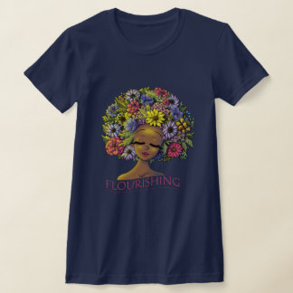 髪に花をつけるアフリカ系アメリカ人女性 Tシャツ