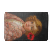 髪に赤い花を付けた少女 バスマット (正面)