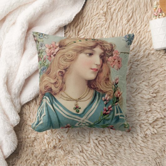 髪ビクトリアンにピンクの花を付けた女性 クッション (ブランケット)