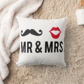 髭および赤い唇と文字デザインな氏および夫人 クッション (ブランケット)