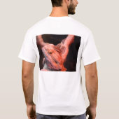 髭があるドラゴンの犠牲 Tシャツ (裏面)