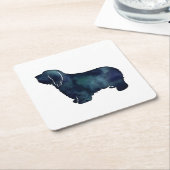 髭のあるコリー犬が黒いシルエットを育てる スクエアペーパーコースター (アングル)
