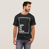 鬼は玉ねぎ白ミニマルタイポグラフィ Tシャツ (正面フル)
