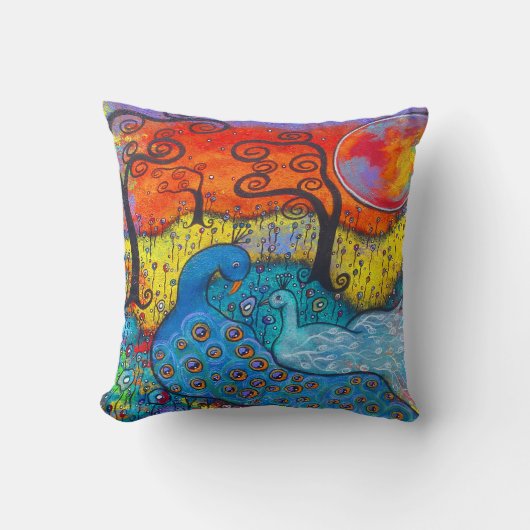 魅了された孔雀の装飾用クッション クッション (正面)