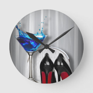 魅力のマルティーニのカクテルパーティーの女の子のstilletos ラウンド壁時計