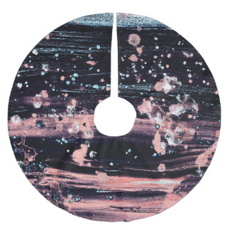 魅力的なダークグレーピンクのスポットライト ブラッシュドポリエステルツリースカート