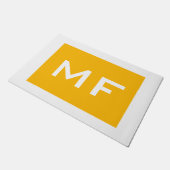 魅力的なモノグラムイエローホワイトあなたの名前 ドアマット (アングル)