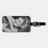 魅力的な女性 ラゲッジタグ (正面横)