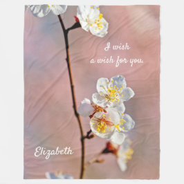 魅力的な日本のアプリコットの花 フリースブランケット