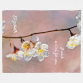 魅力的な日本のアプリコットの花 フリースブランケット (正面(横))
