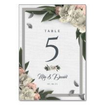 魅力的な白およびモモの花柄のシャクヤク