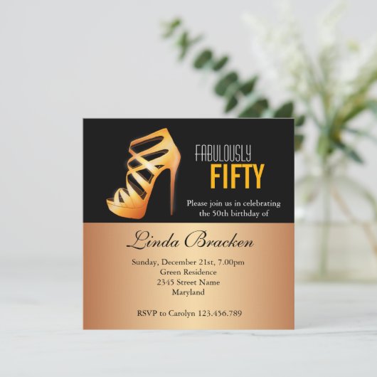 魅力的な金ゴールドのハイヒールの靴の第50誕生日の招待 招待状 (スタンド正面)
