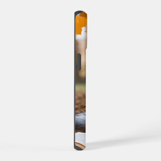 魅力的キツネ読の本 iPhone 15ケース (右側面)