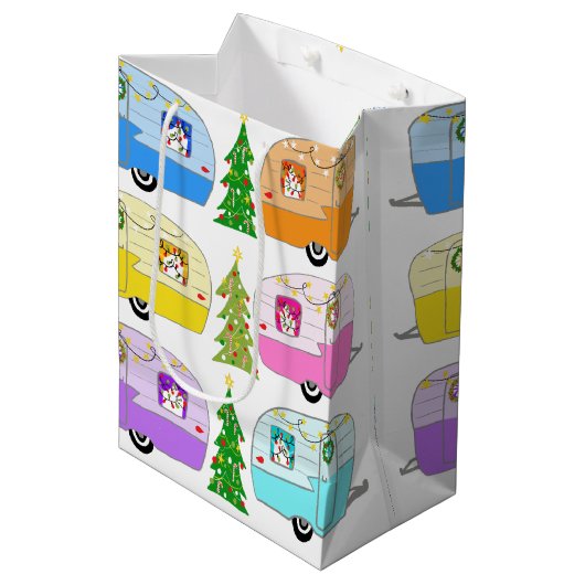 魅力的クリスマスキャンパーヴィンテージトレーラーRVクリスマス ミディアムペーパーバッグ (正面アングル)