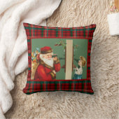 魅力的サンタ・オン・プレイドと電話中の少女 クッション (ブランケット)