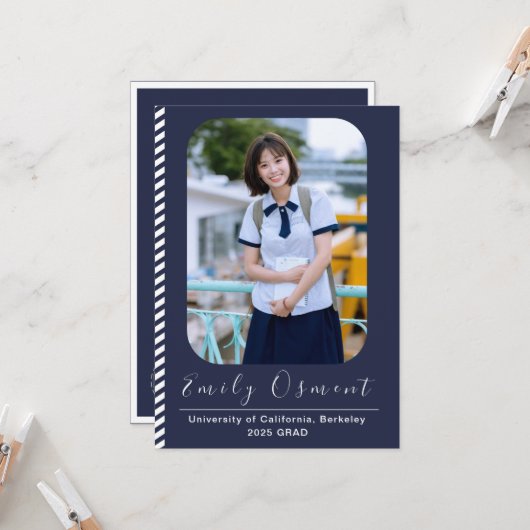 魅力的スタイリッシュな卒業招待状テンプレート 招待状 (正面/裏面インサイチュ)