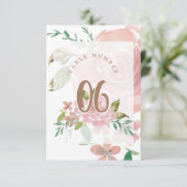 魅力的バラヴィンテージほこりっぽいピンクテーブル番号 招待状 (スタンド正面)