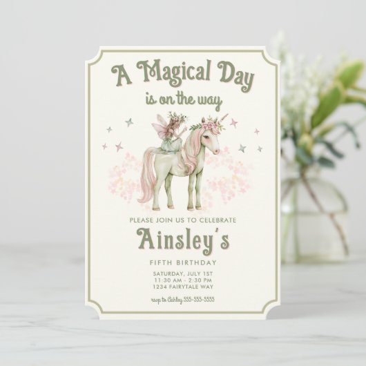 魅惑の一角獣と妖精のパーソナライズされた誕生日 招待状 (スタンド正面)