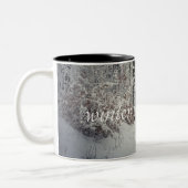 魅惑の冬の森を抜ける道 ツートーンマグカップ (左)