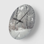 魅惑の冬の森を抜ける道 ラウンド壁時計 (傾斜)