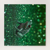 魅惑の出現:緑の輝くカエル ジグソーパズル (横)