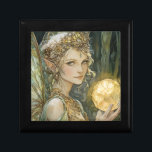 魅惑の妖精のクリスタルボールファンタジージュエリー ギフトボックス<br><div class="desc">幻想的な妖精の森の中で、翼とクリスタルボールを持つエメラルドフェアリーのピクシーを特徴とするジュエリーボックス。子供たちは想像力を燃やすファンタジーが大好きだ。冒険を描く想像インスパイア的な世界。</div>