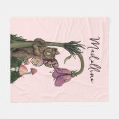 魅惑の森の中で可愛いピンクの白熊の妖精 フリースブランケット (正面(横))