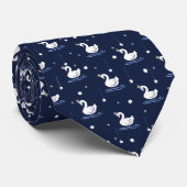 魅惑の湖 – 優雅な白鳥パターンデザイン ネクタイ (ロール)