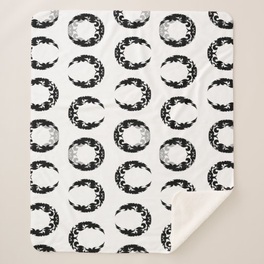 魅惑の黒三日月のシルエット シェルパブランケット (正面)