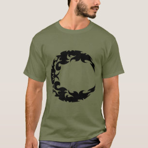 魅惑の黒三日月のシルエット Tシャツ