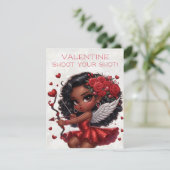 魅惑的なアフリカ系アメリカ人のキュピッド・バレンタインデー エンクロージャーカード (スタンド正面)