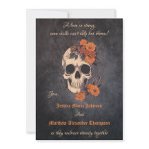 魅惑的なオレンジ色の花オンクリームスカル結婚ズ