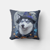 魅惑的なハスキー犬：魔法のハロウィーンの喜び クッション (正面)