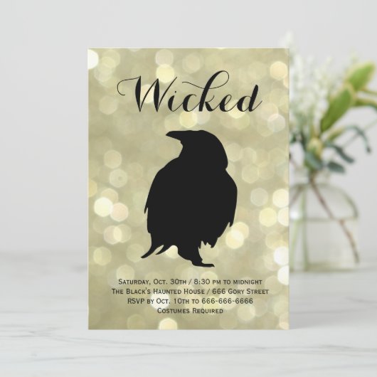 魅惑的なレイヴン金ゴールドハロウィーンの衣装パーティー 招待状 (スタンド正面)