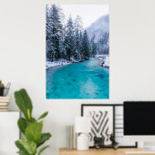 魅惑的な冬の森の魔法の川 ポスター (ホームオフィス)