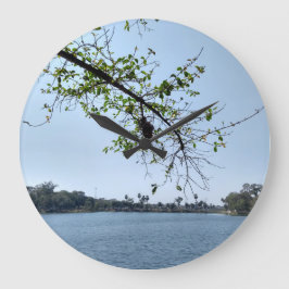 魅惑的な湖畔の眺め ラージ壁時計