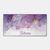 魅惑的な紫と金ゴールドの渦巻パーソナライズされたき デスクマット (正面)