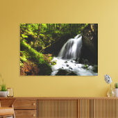 魅惑的な緑の森の魔法の滝 キャンバスプリント (インサイチュ (リビング))