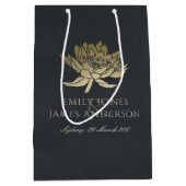 魅惑的な金ゴールドブルーブラックロータス結婚フローラ ミディアムペーパーバッグ (正面)