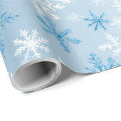 魅惑的な青と白の冬のスノーフレークのパターン ラッピングペーパー (ロールコーナー)