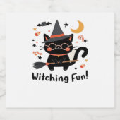 魔女おもしろい黒猫と箒 – かわいいハロウィーン スパークリングワインラベル (シングルラベル)