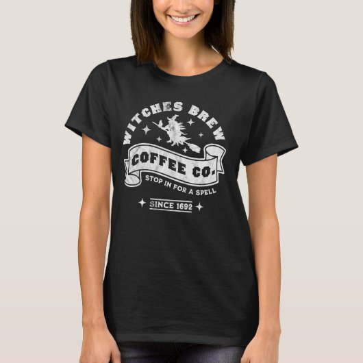 魔女がコーヒーサレムを醸造1692面白いハロウィーンウィット Tシャツ (正面)