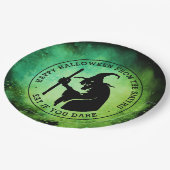 魔女と文字カスタムグリーンブラックハロウィーン ペーパープレート (アングル)