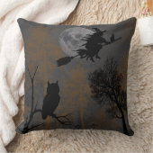 魔女と猫がほうきに乗って飛ぶ クッション (ブランケット)